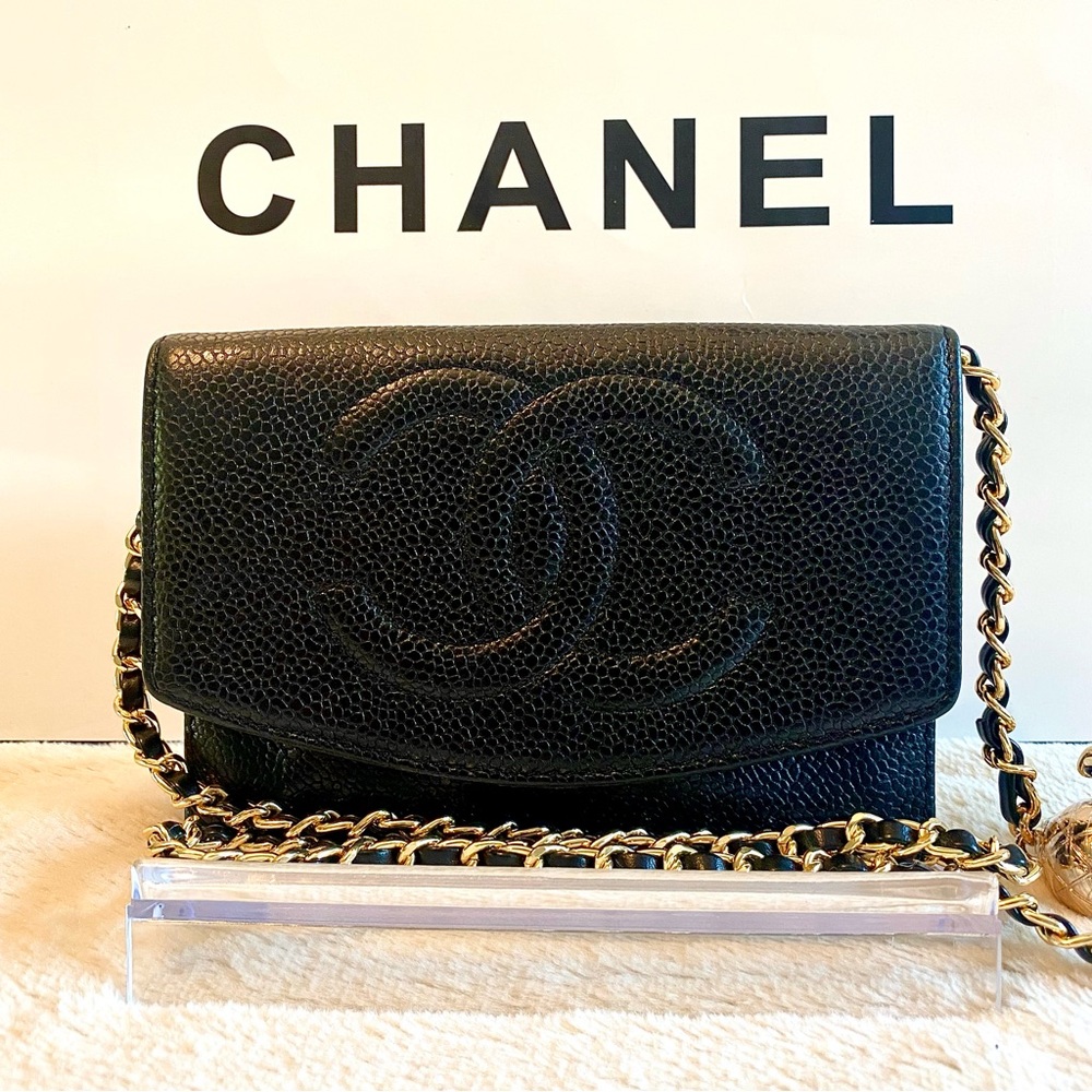 CHANEL Caviar Skin Timeless Wallet With Chain